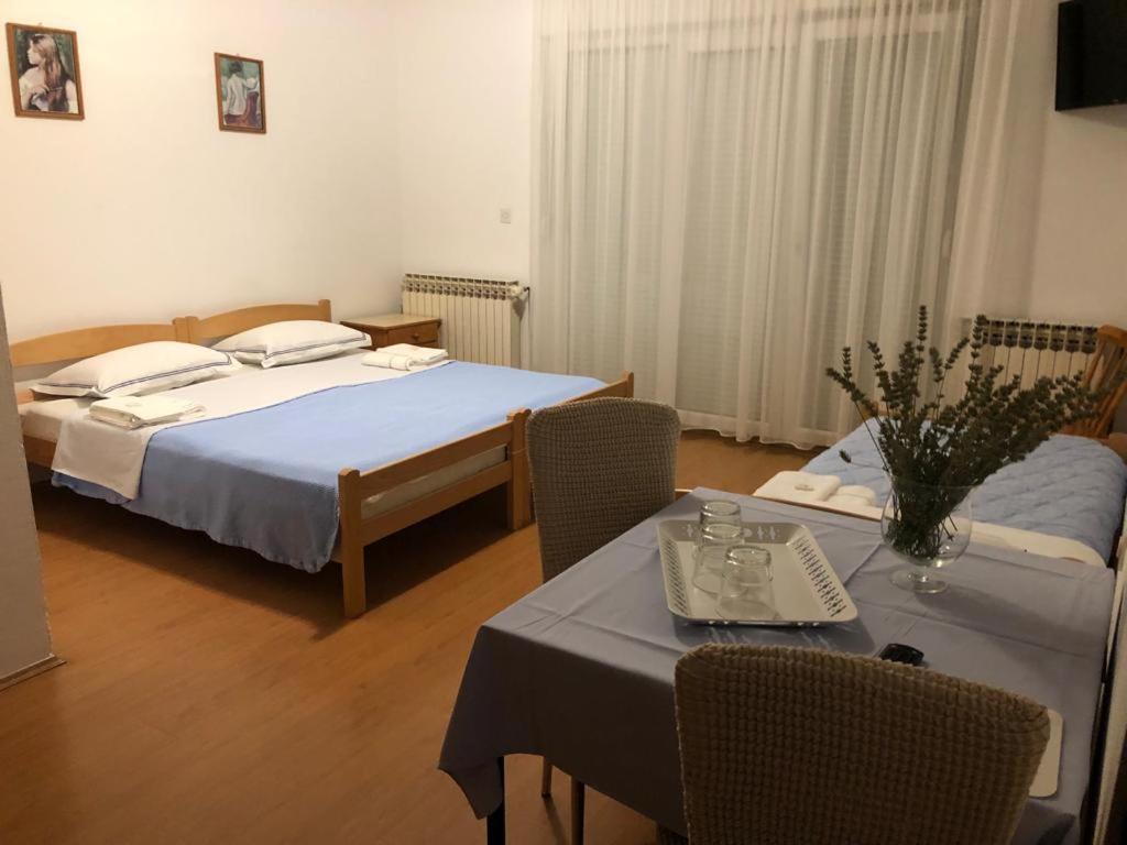 Aparthotel Sobe Pipic Široki Brijeg Exterior foto